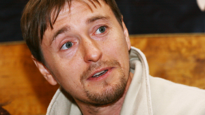 Актер Безруков сыграл больного ковидом на культурном форуме в Петербурге