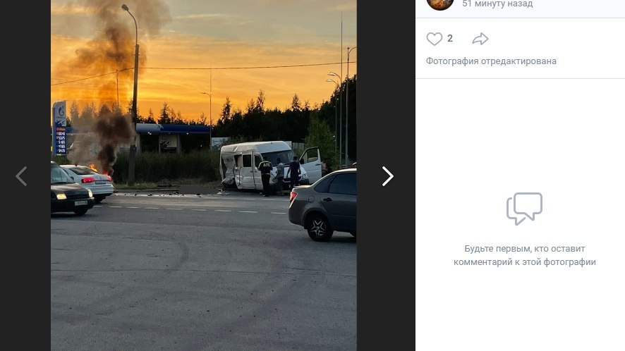 Пассажиры загоревшегося мотоцикла в ДТП с микроавтобусом на Колпинском скончались на месте