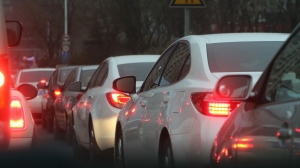 Автомобилисты встают в пробку на Московском шоссе из-за массового ДТП