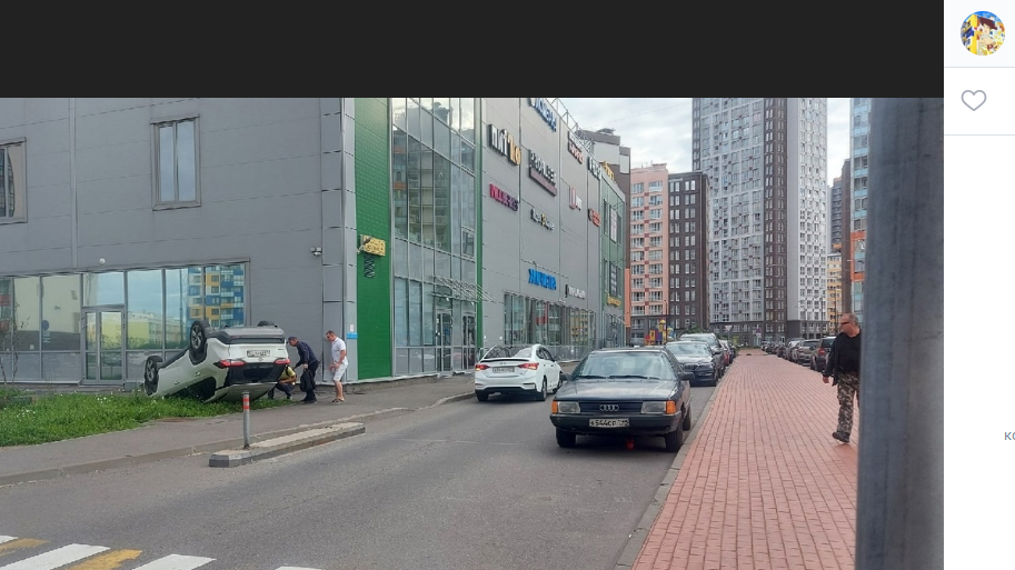 Нетрезвая водительница в Кудрово совершила эпичную парковку с переворотом машины вверх дном