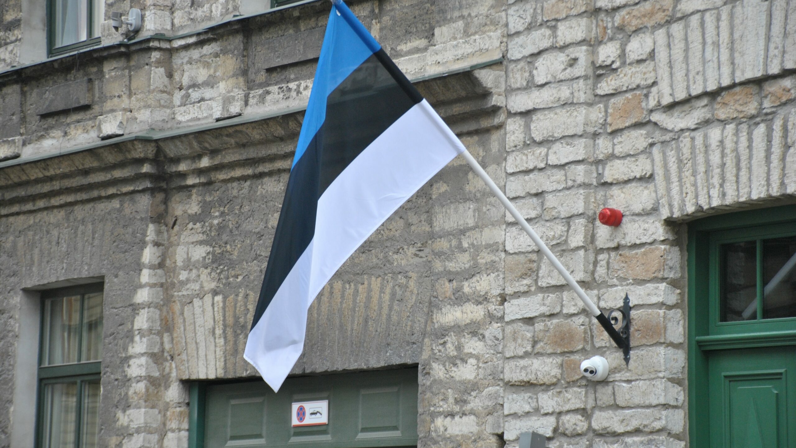 Движение на сухопутной границе между Россией и Эстонией возобновили