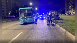 Подростки на каршеринге влетели в автобус на Репищевой улице