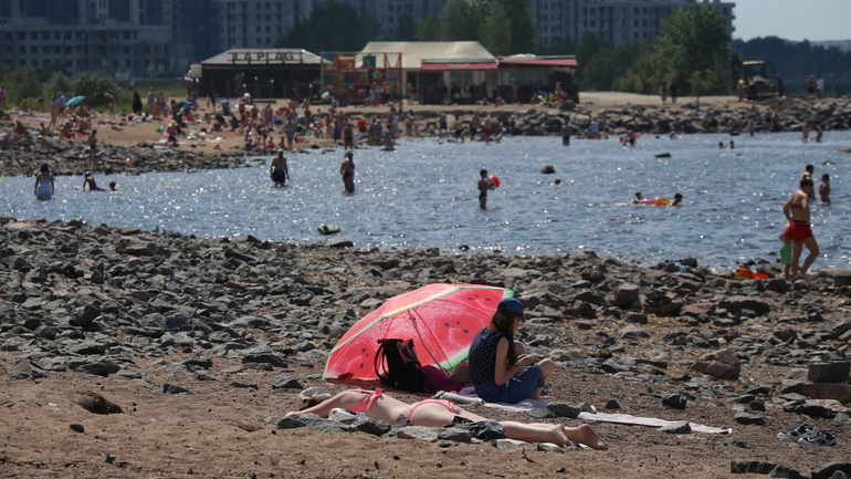 В выходные в Петербург вновь придет аномальная жара