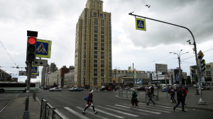 В Петербурге за год нанесли больше 760 тысяч «квадратов» дорожной разметки