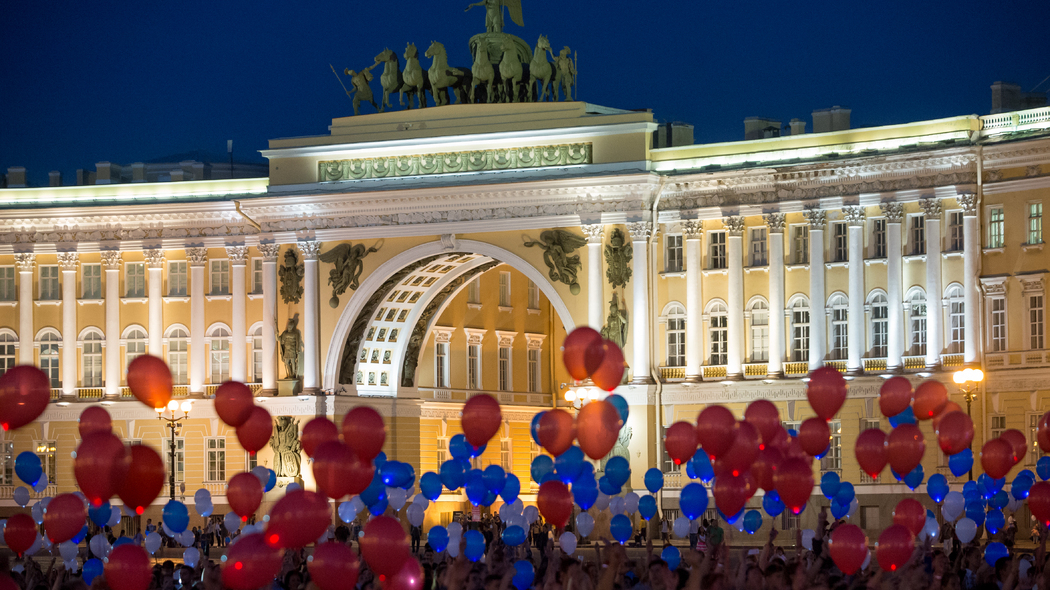 Петербуржцам рассказали интересные факты о Государственном флаге России в честь праздника