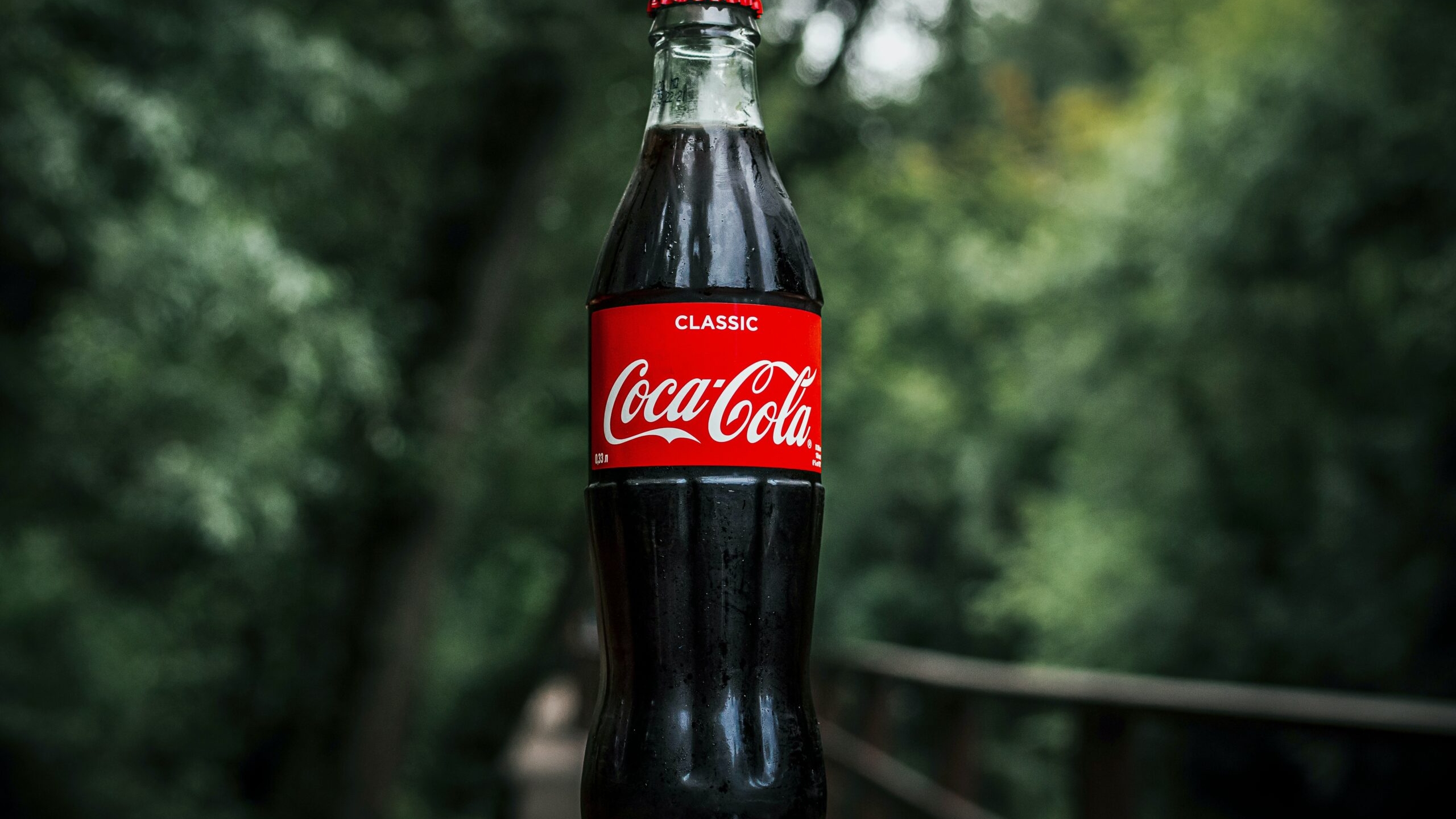 Полки в российских магазинах захватили подделки Coca-Cola