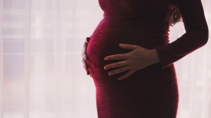 Ученые выяснили, что употребление алкоголя во время беременности приводит к изменению формы лица детей