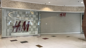 Не все магазины H&M открылись в Петербурге после Дня ВДВ