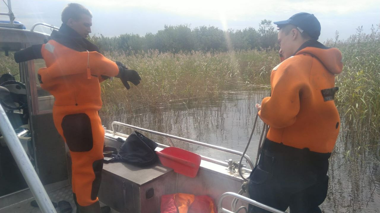 Волонтеры нашли тело утопленника в Ладожском озере