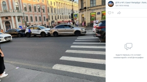 Четверная авария с каршерингом на Невском проспекте поставила петербуржцев в пробку