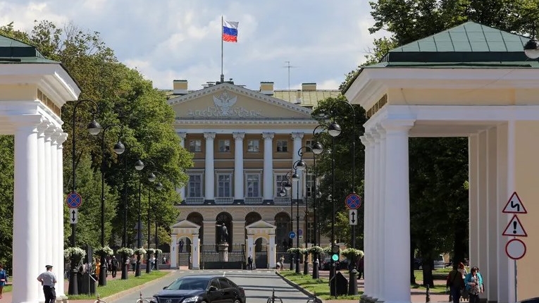 В Петербурге приготовились заморозить закон о реновации хрущевок
