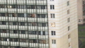 Череду происшествий в Мурино связали с мигающими окнами, которые гипнотизируют горожан