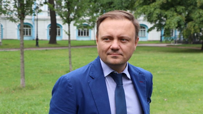Главу Комитета по охране памятников Макарова задержали при обыске