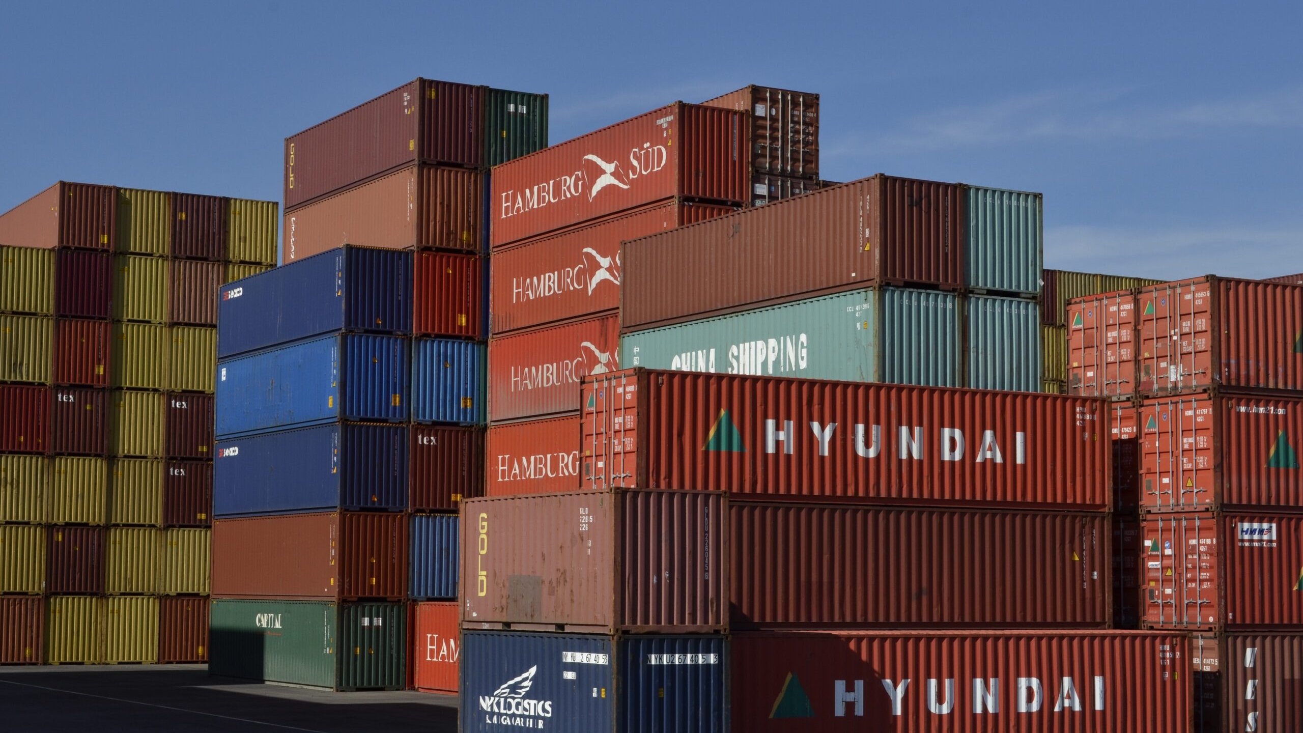 Петербург может решить проблему контейнерных перевозок