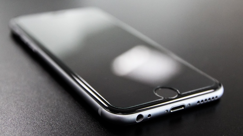 LG Display подвела Apple: iPhone 15 Pro столкнется с дефицитом из-за некачественных экранов