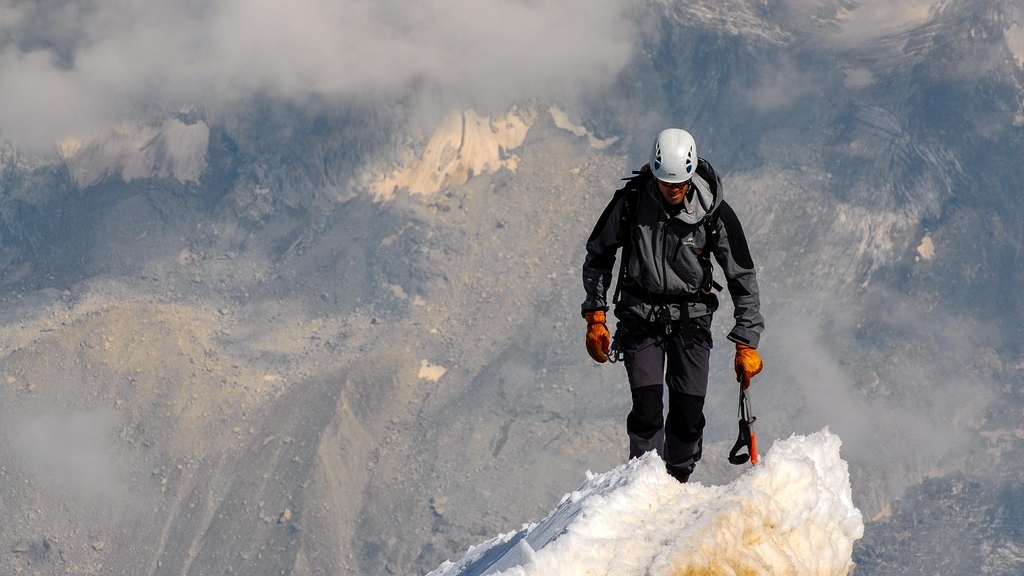 Стали известны причины гибели альпинистов на камчатской Ключевской сопке