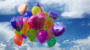 В Смольном предложили заменить воздушные шары на экологичную альтернативу