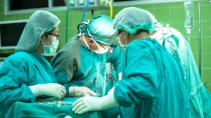 С заботой о здоровье: петербуржца позвали на отмененную операцию, уже сделанную за деньги