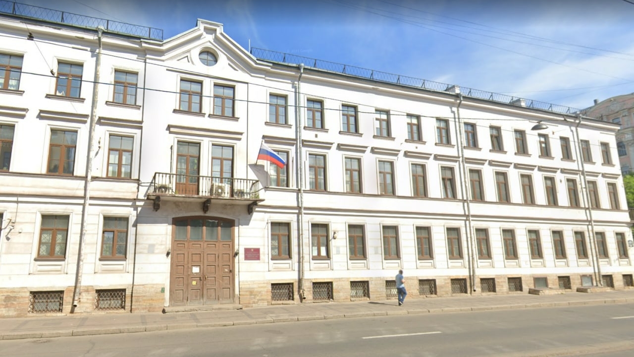 В Петербурге заключили под стражу чиновника, обвиняемого в хищении более 77 млн рублей
