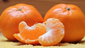 Диетолог Гинзбург посоветовал пожилым есть фрукты вместо сладкого