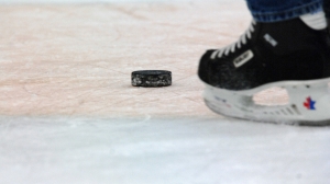 Белорусские хоккеисты обыграли казахстанскую команду в матче Кубка Первого канала в Петербурге