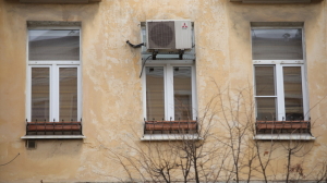 Самовольные переделки фасадов в Петербурге провоцируют жалобы на капремонт этих фасадов