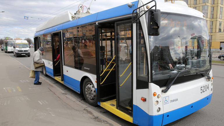 С начала сентября в Петербурге усилили 30 автобусных и троллейбусных маршрутов