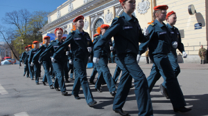 В Петропавловской крепости посвятили в кадеты полсотни школьников