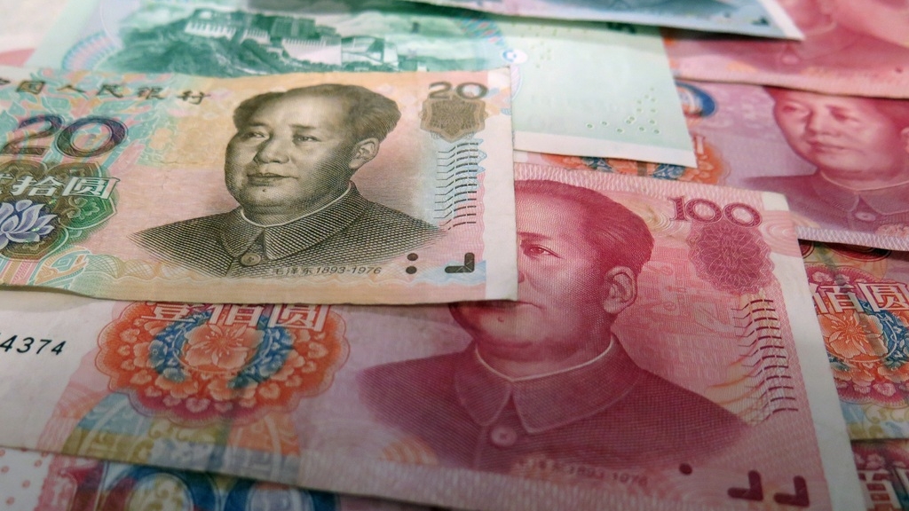 Москвичи и петербуржцы все чаще хранят сбережения в китайских юанях