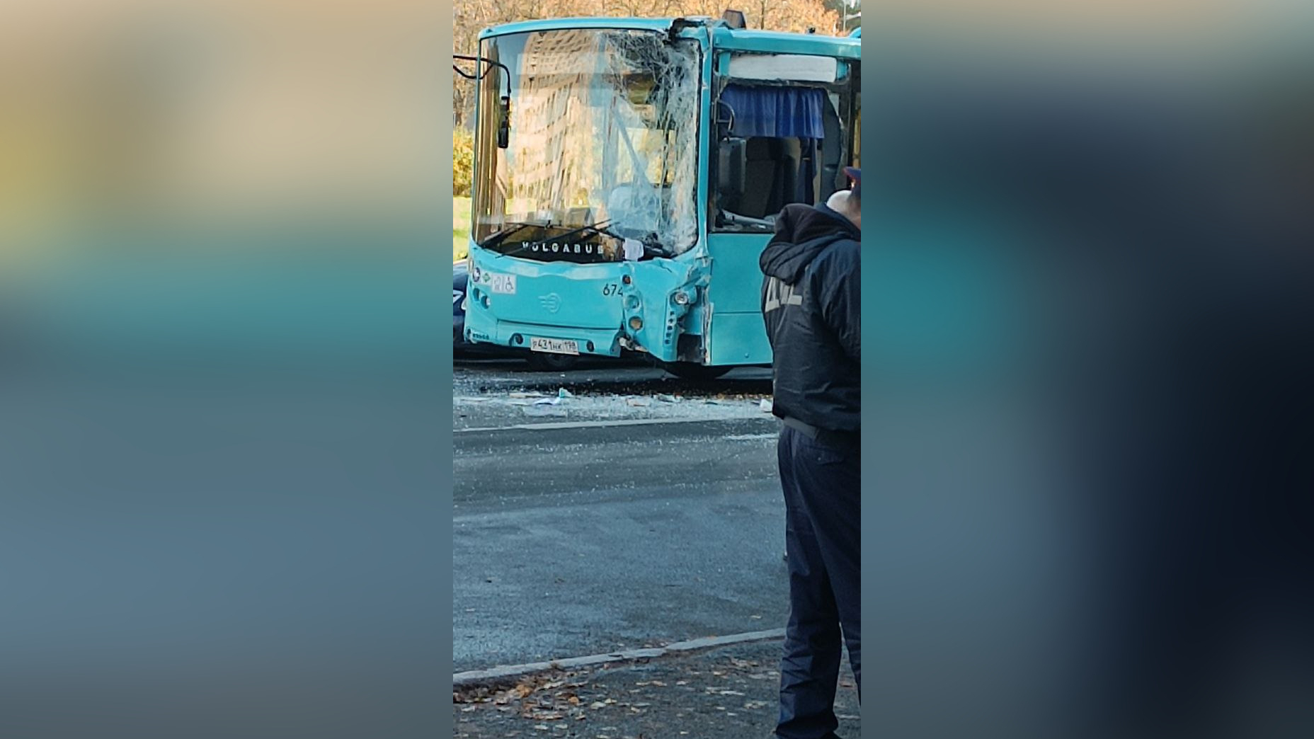 ДТП собрало пробку из общественного транспорта на Бестужевской