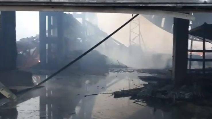 Петербургская прокуратура занялась проверкой по факту пожара на Колпинском складе