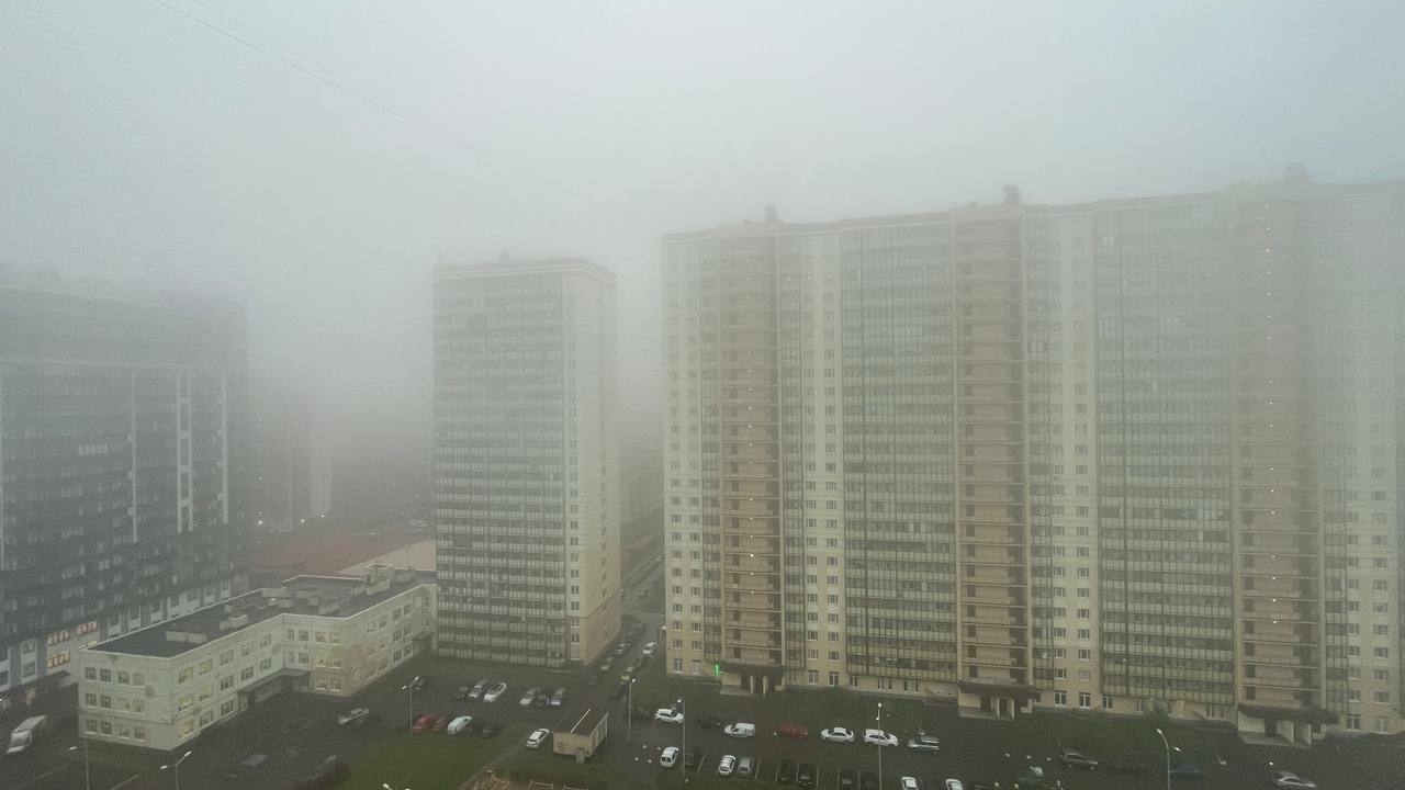 Густой туман окутал Петербург утром 27 октября