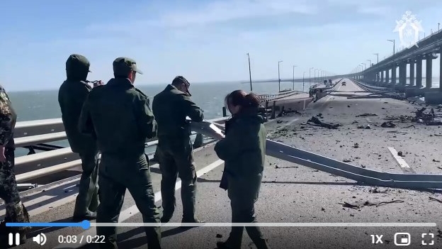 Следком России: при взрыве на Крымском мосту предварительно погибли три человека