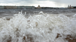 Колесов предупредил петербуржцев о значительном подъеме уровня воды в Неве