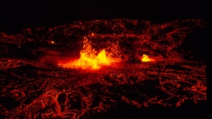 Эксперт считает, что извержение вулкана на Камчатке не опасно для жителей близлежащих поселений