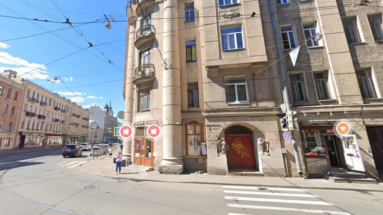 В Петербурге вандалы украли голову орла с фасада доходного дома Буксгевдена