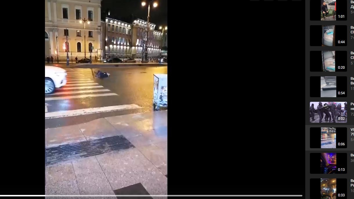В центре Петербурга такси насмерть переехало лежавшую на дороге пьяную девушку