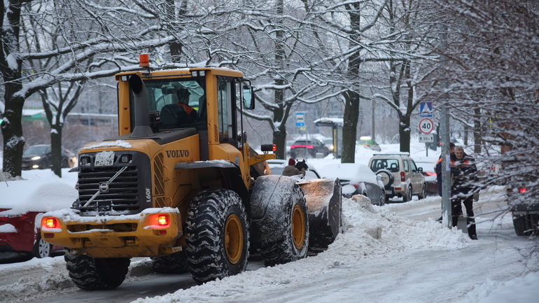 Петербургские дорожники отправили на утилизацию свыше 100 тыс кубометров снега с начала зимы
