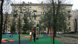 В 2022 году специалисты отреставрировали свыше 50 дворовых спортивных площадок Петербурга