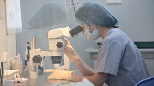 Российские ученые проводят клинические исследования препарата для лечения кожной онкологии