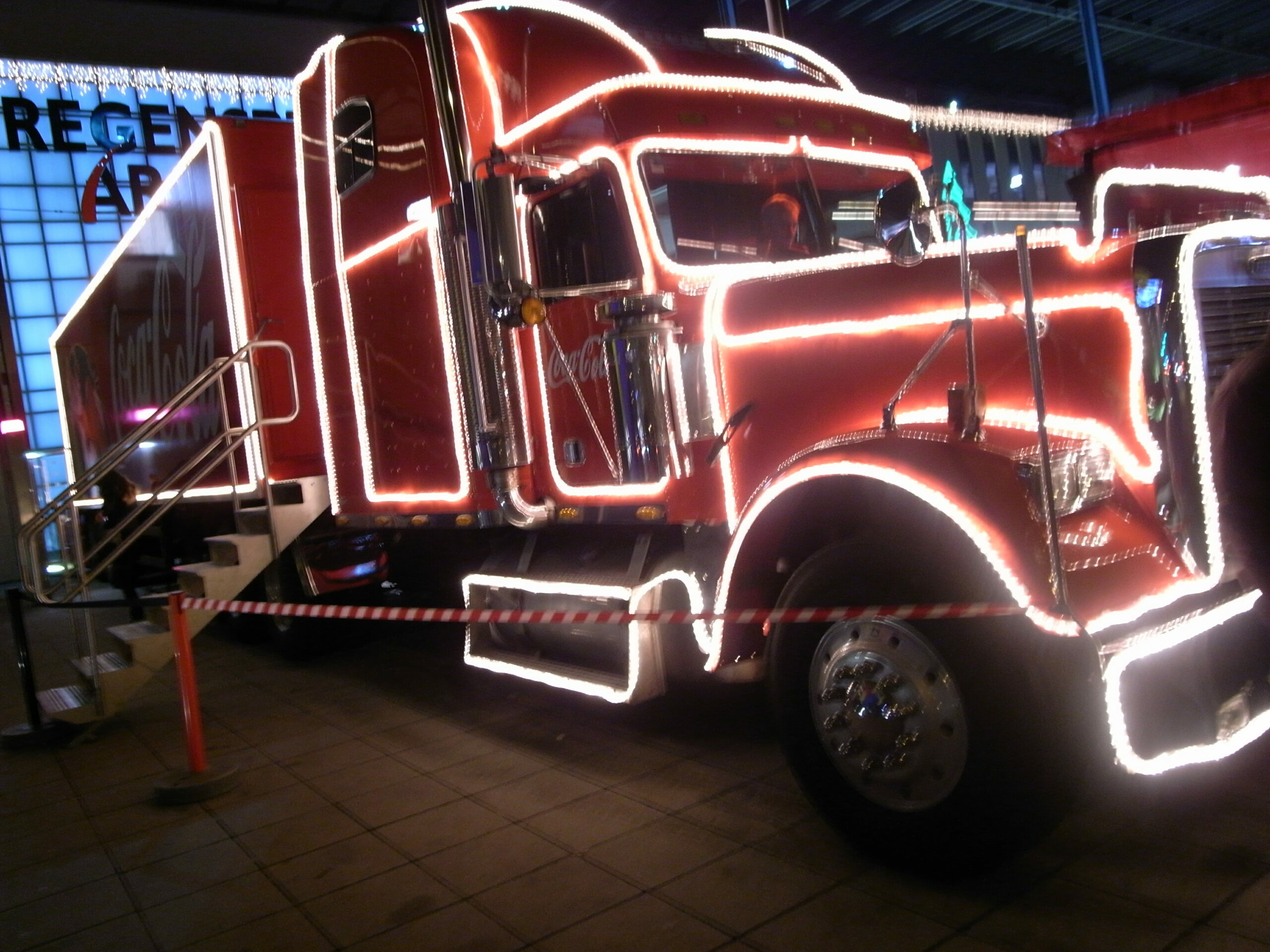 Грузовик Кока кола Peterbilt 279