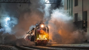 Поезд Деда Мороза остановится в Петергофе в канун Рождества
