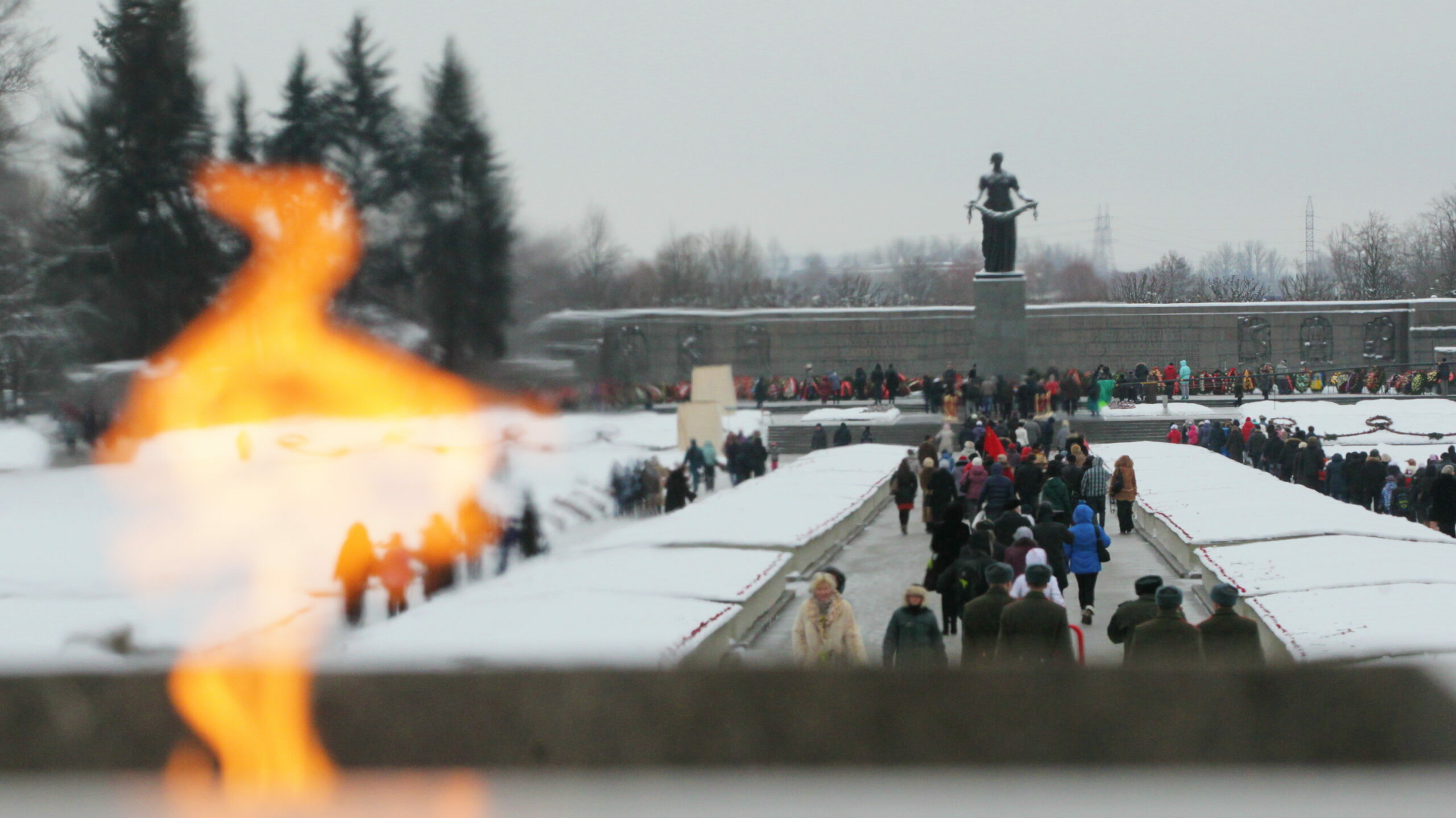Петербург отмечает 79-летие со дня полного освобождения Ленинграда от фашистской блокады