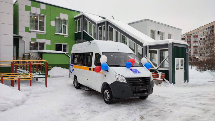 Реабилитационные центры Ленобласти получили новые автобусы для маломобильных жителей