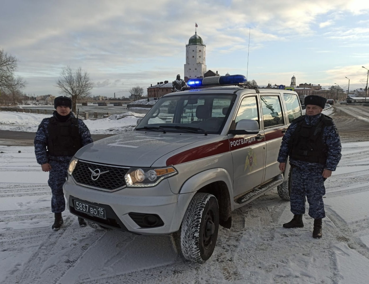 Росгвардейцы Выборга помогли пьяному обворованному местному жителю