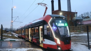 В Петербурге показали новый трамвай модели «Невский»