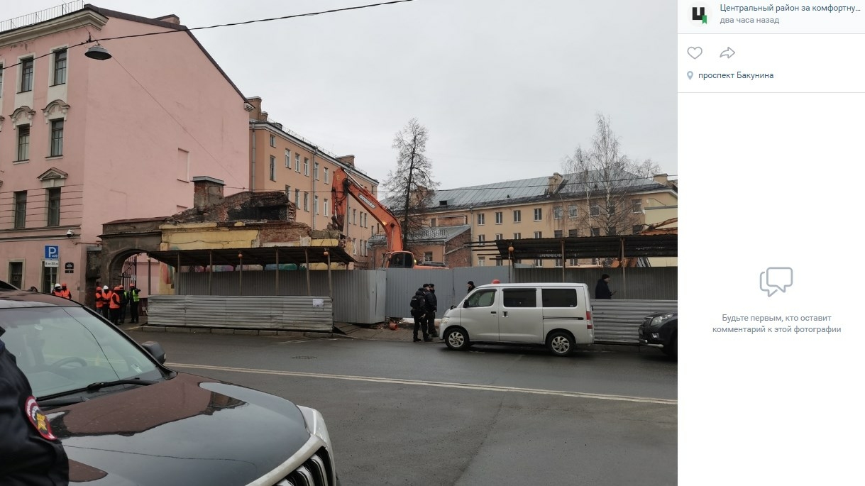 На Бакунина продолжили снос здания, которое активисты отстаивали через суд