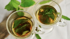 Диетолог Стародубова рассказала, как зеленый чай влияет на риск диабета и рака
