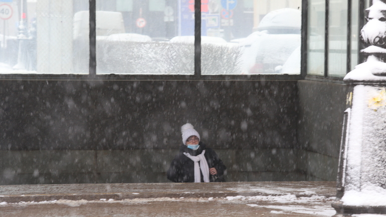 Первый снег накрыл Петербург