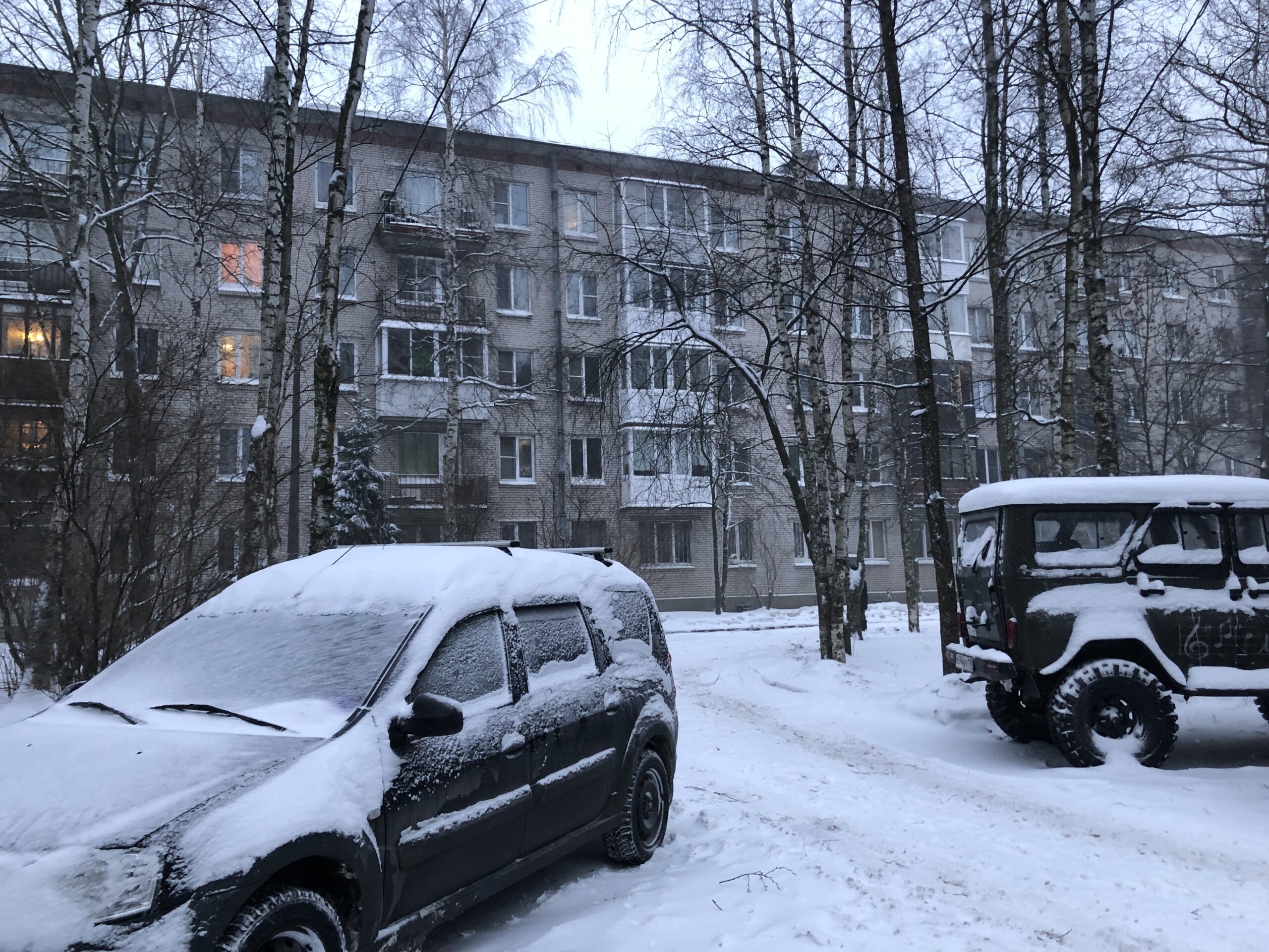 В конце рабочей недели в Петербург вернулась зима